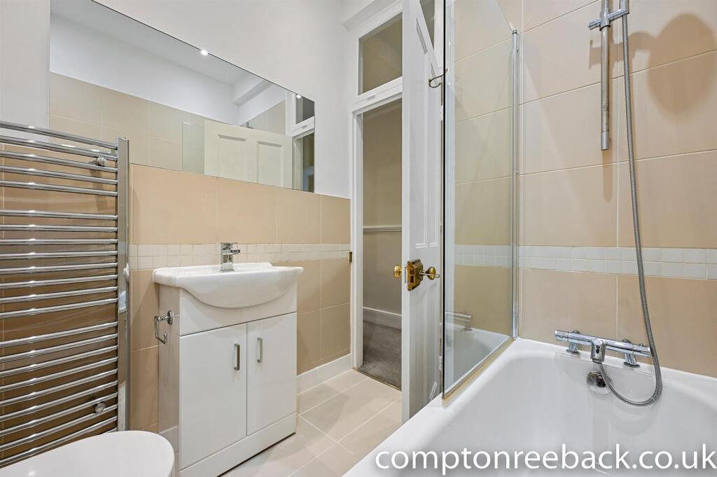 Apartment in London - View 5