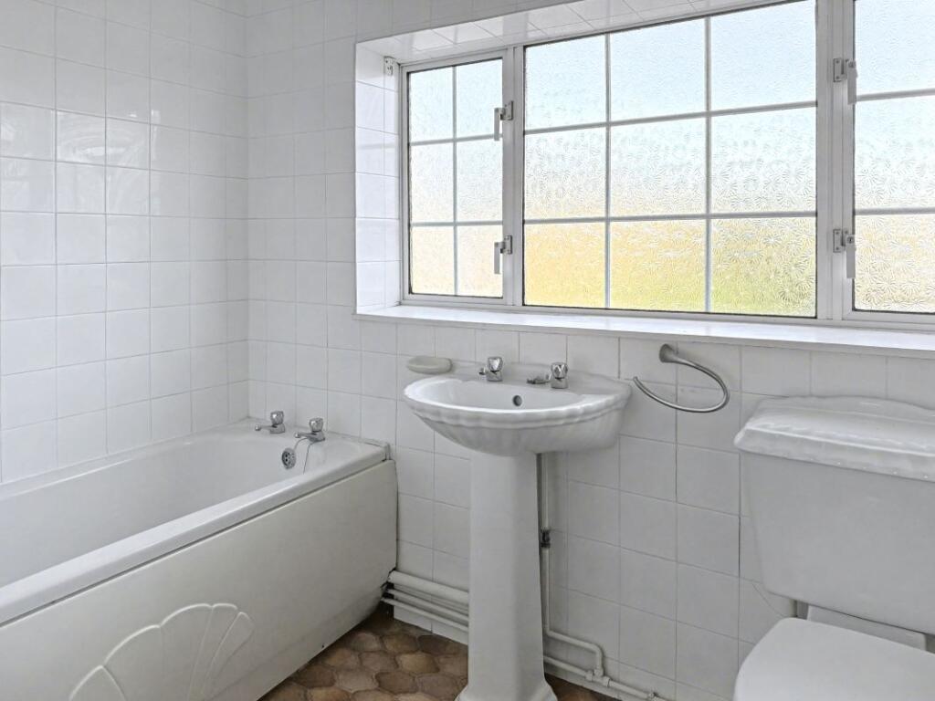 Additional image 14 of 28 Housman Close, Bromsgrove, B60 3LY