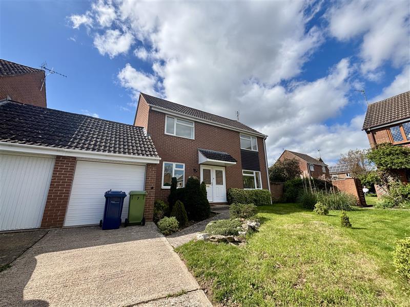 Main image of property: Oakridge, GL2 8EF