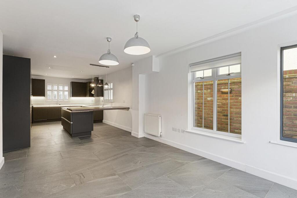 House in Tonbridge and Malling, Kings Hill - View 6