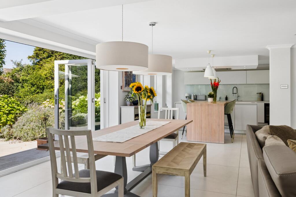 House in Sunninghill, North Ascot - View 5