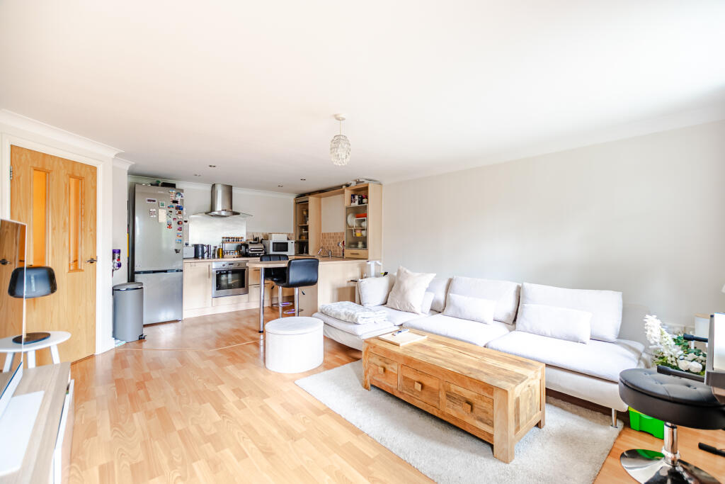 Apartment in Leeds, West Yorkshire - View 5