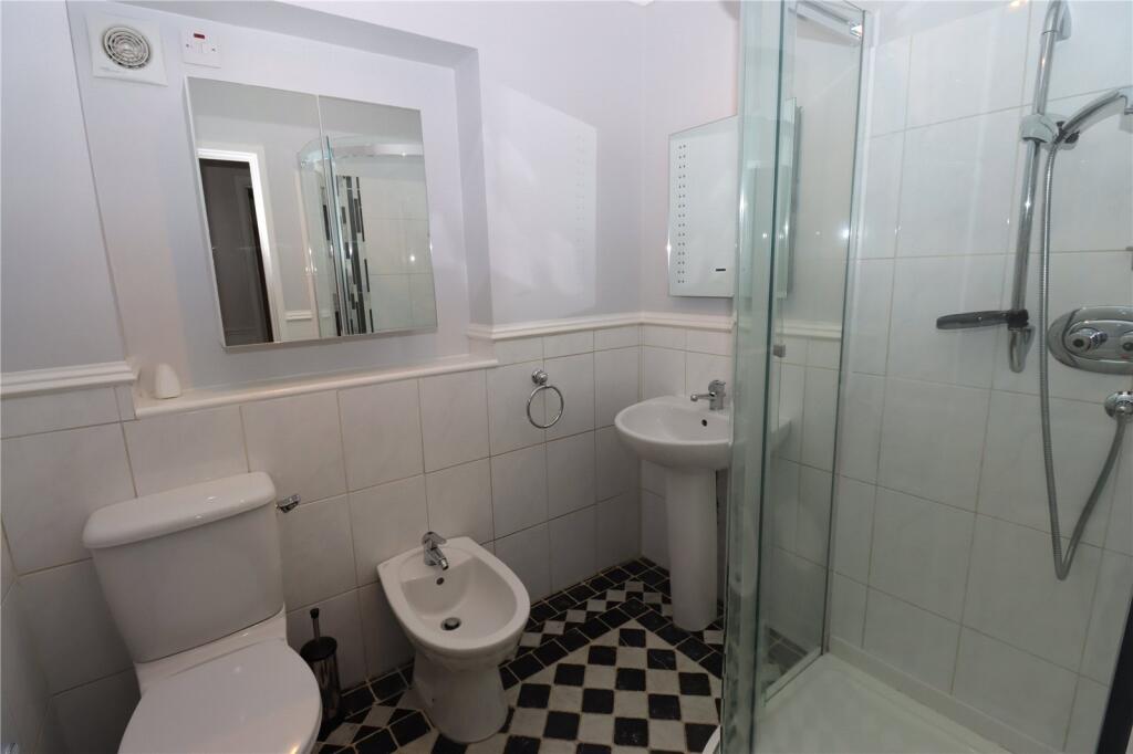 House in North Tyneside, Monkseaton - More
