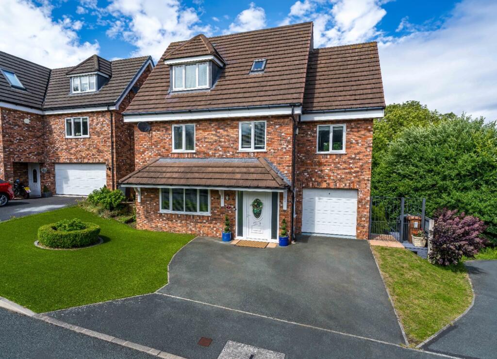 Main image of property: Wepre Brook Gardens, Connah's Quay, Deeside, Flintshire, CH5 4BT