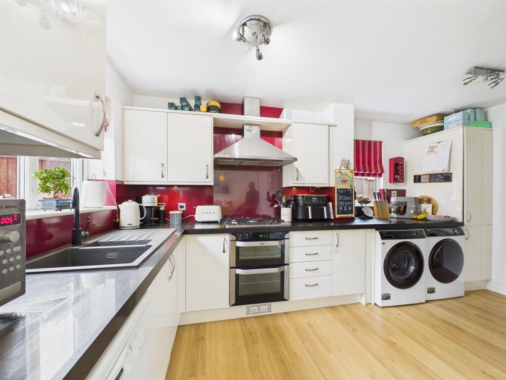 House in Swindon - View 4