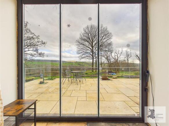 Main house open plan kitchen/diner/lounge