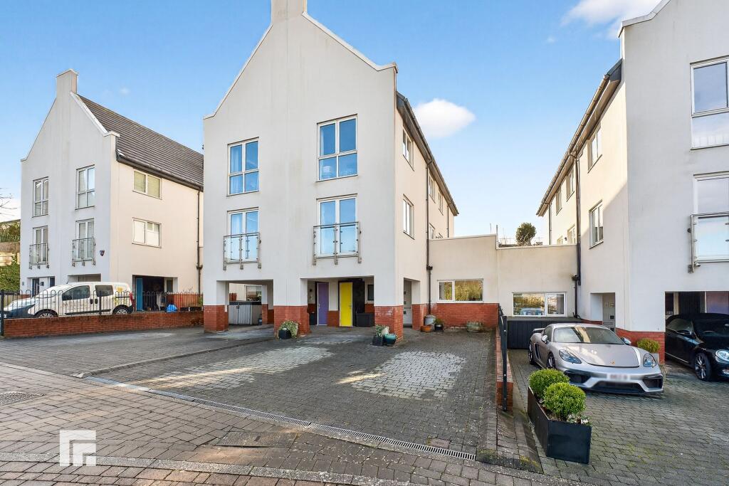 Main image of property: Penarth, CF64