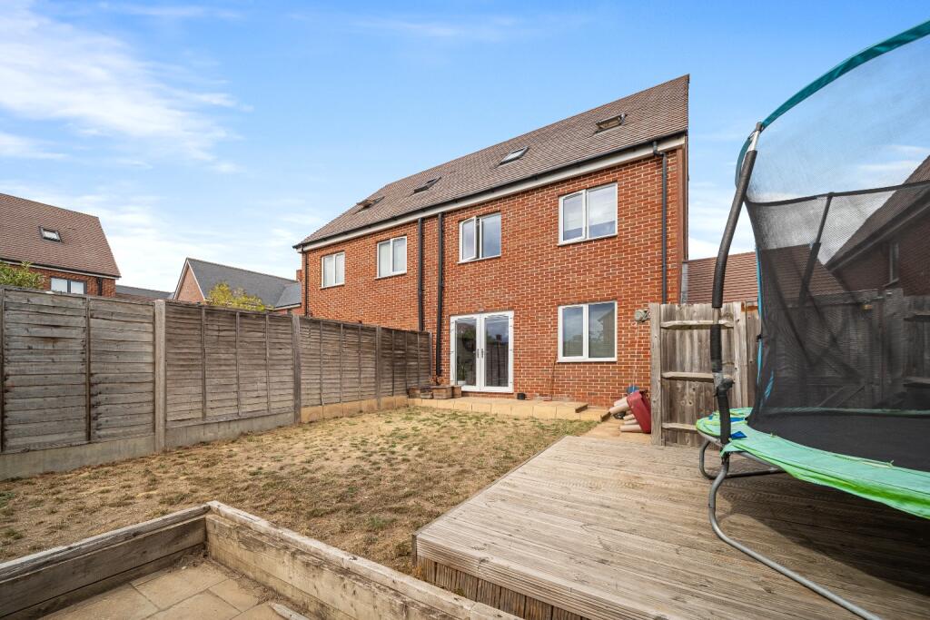 House in Dartford, Castle Hill, Ebbsfleet Valley - More