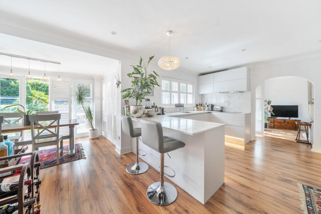 Sandringham Park, Cobham, KT11 – pohled 4