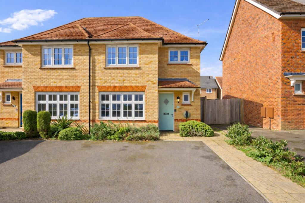 Main image of property: Mallard Crescent, Caddington, Luton, Bedfordshire, LU1