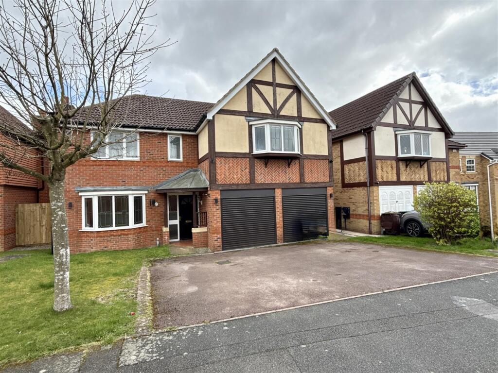 Main image of property: Hargreaves Close, Littleover, Derby