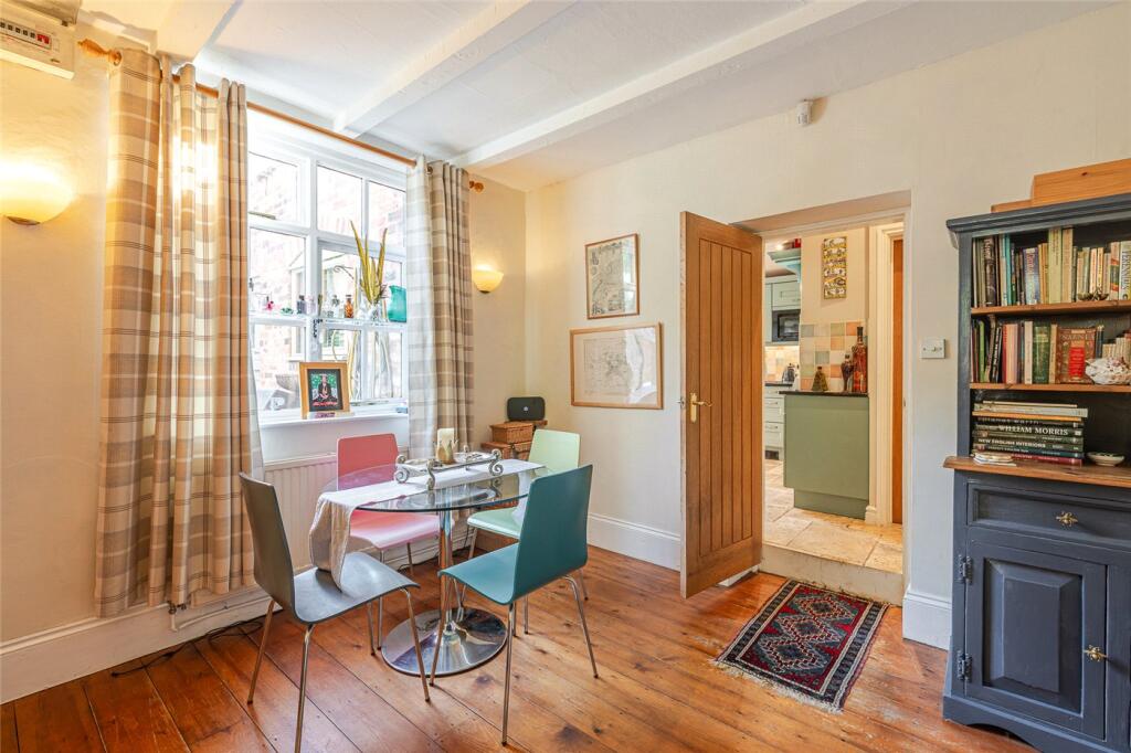 House in Warwick, Budbrooke - More