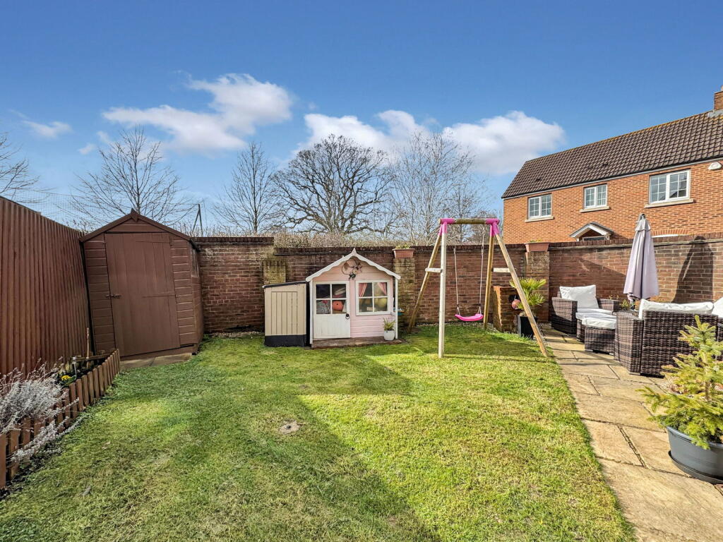 Lyneham Drive, Quedgeley, Gloucester, GL2 2AW photo 3