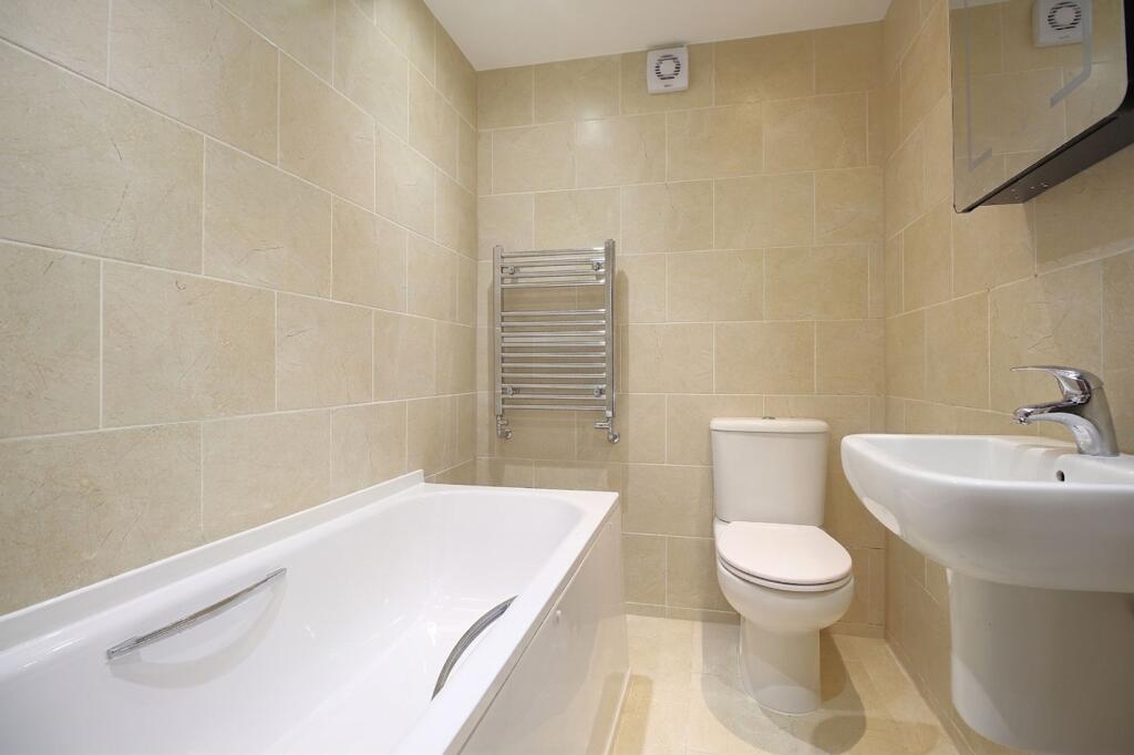 House in Twickenham - View 4