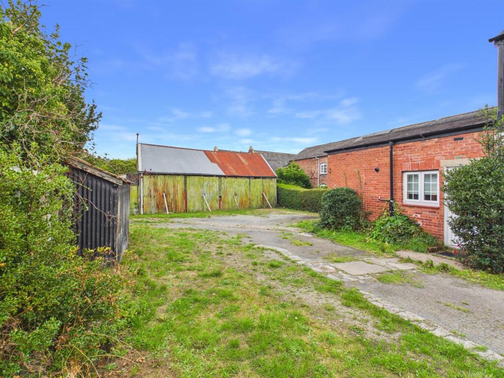 Budleigh, Llanfair Road, Newtown photo 4