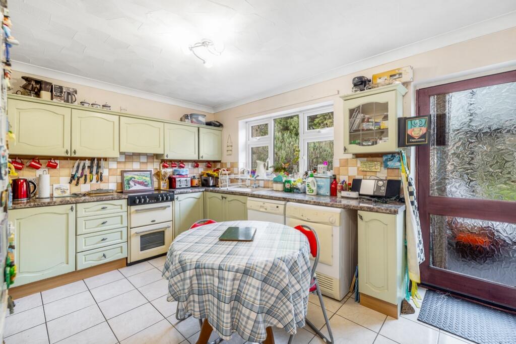 House in Boston, Staniland - More