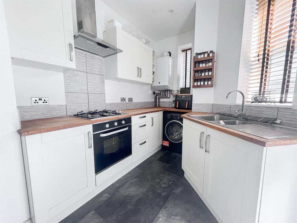 Apartment in Bexhill-on-Sea, Central - View 5