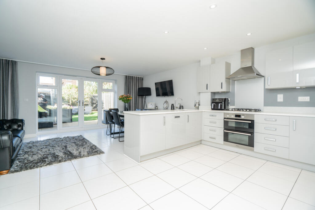 Randall Avenue, Whitehouse Milton Keynes, MK8 photo 4