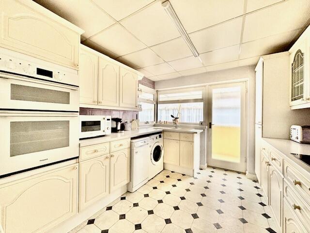Gainsborough Drive, Selsey photo 4