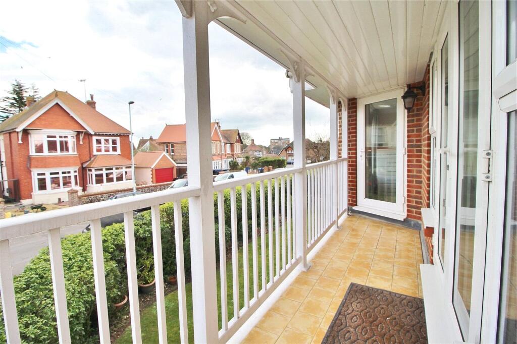 Downsview Manor, 4 Cissbury Road, Worthing, West Sussex, BN14 photo 4