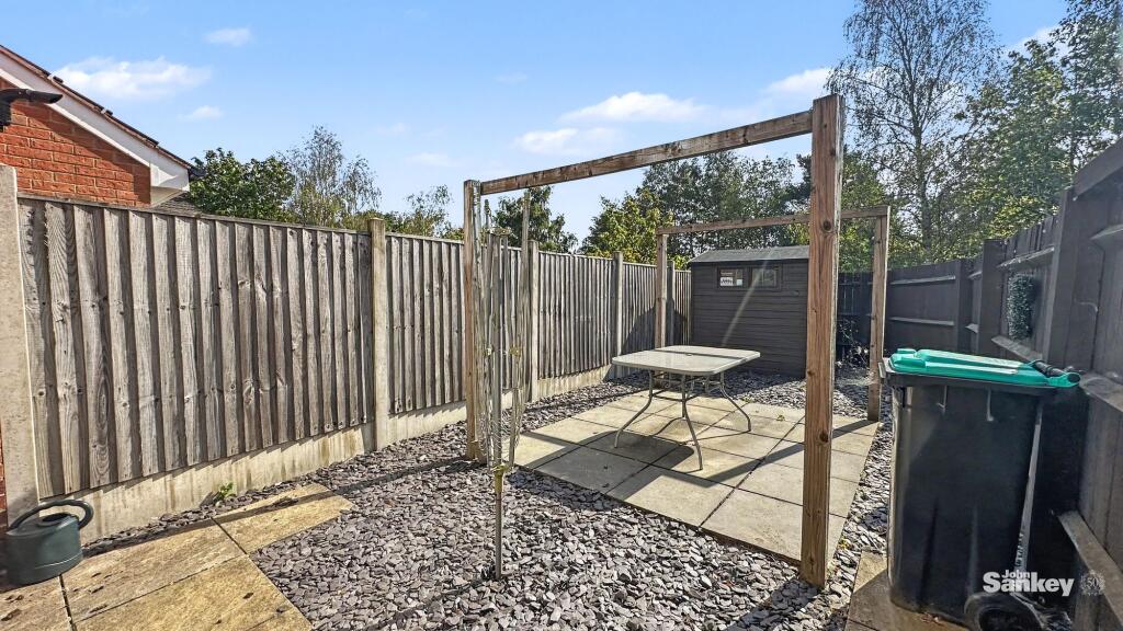 House in Mansfield, Nottinghamshire - View 4