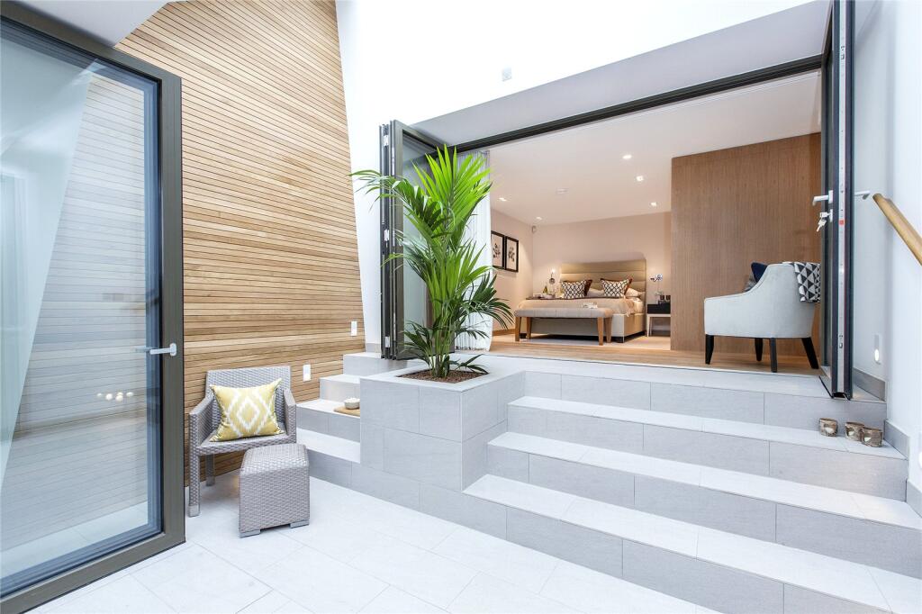 Apartment in London - More