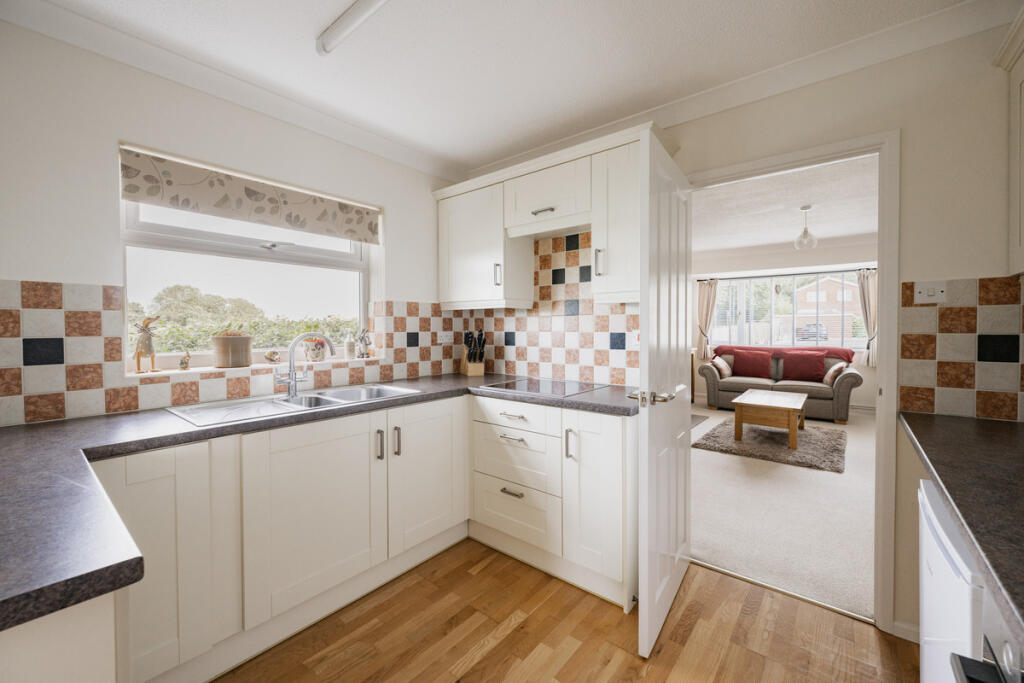 St. Michaels Road, Long Stratton, NR15 photo 2