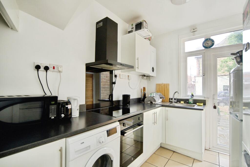 Albion Road, London, N17 photo 3