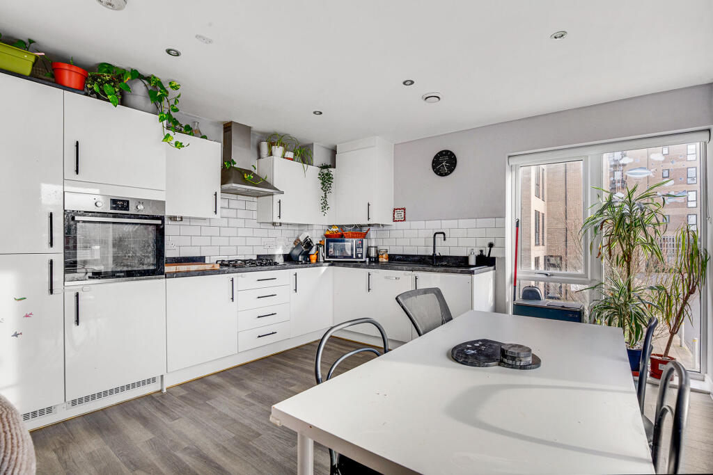 Elstree Way, Borehamwood, WD6 photo 4