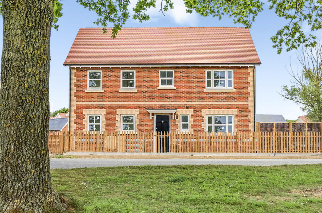 4-bed detached on The Oaks, Great Green, £525,000
