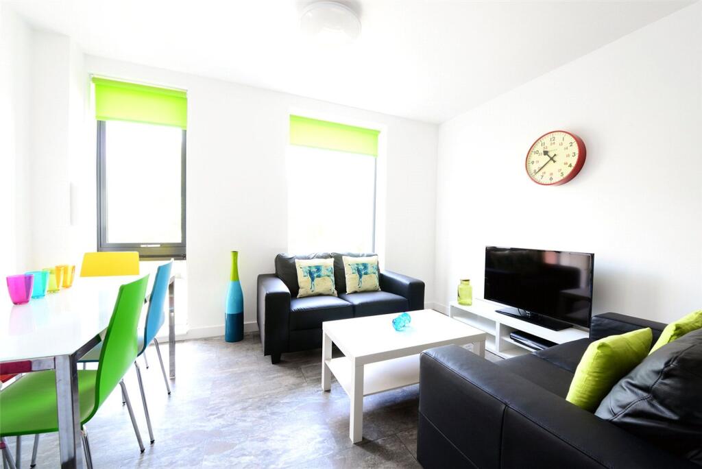 Apartment in Salford, Blackfriars, Lower Broughton - View 2