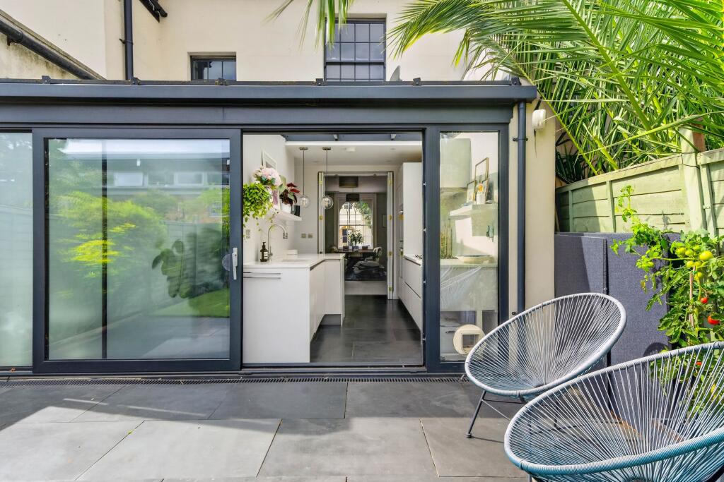 House in London - View 4