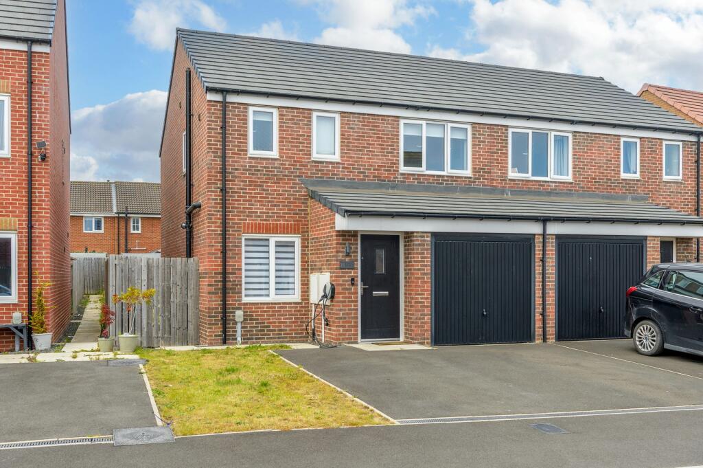 3-bed semi-detached on Fulmar Drive, Amble, NE65, £55,000