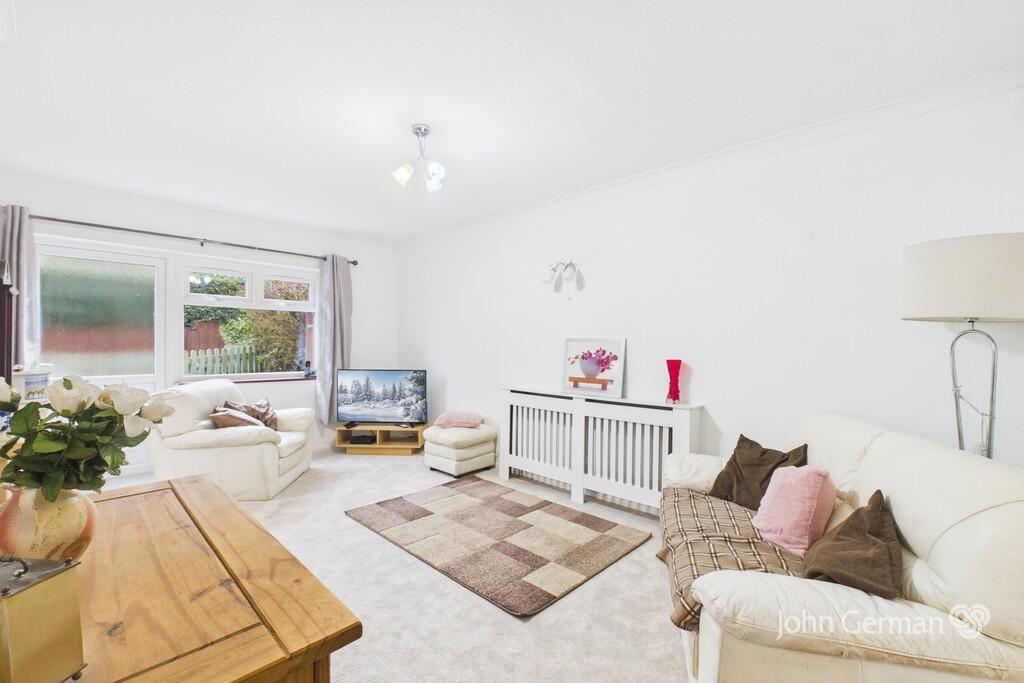 Deepdale Close, Burton-on-Trent photo 3