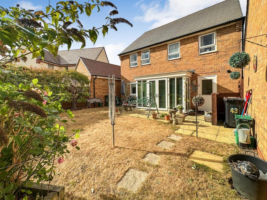House in Weldon, Priors Hall Park - More