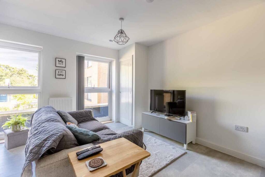 Spurland House, Taplow, SL6 photo 4