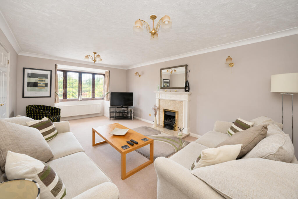 House in Dacorum, Fields End - View 2