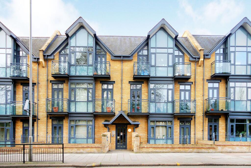 Putney Bridge Road, London, SW18 – další