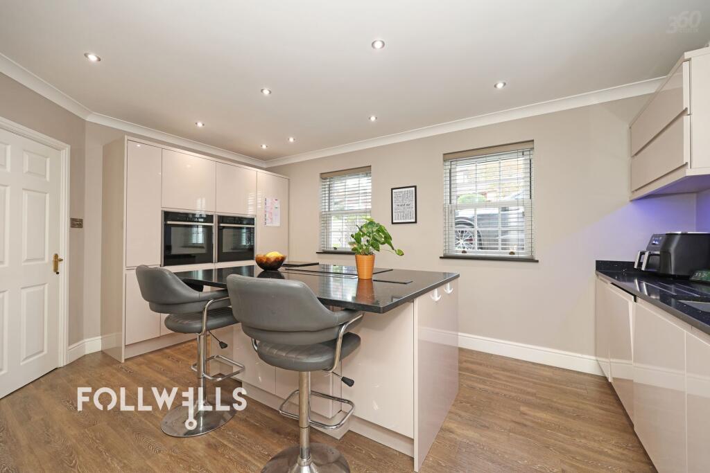 House in Stoke-on-Trent - View 4