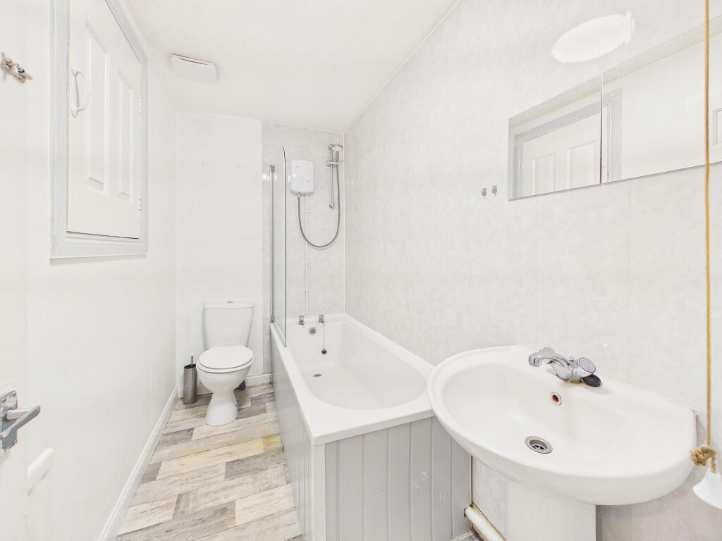 House in Newcastle upon Tyne, Woolsington - View 3