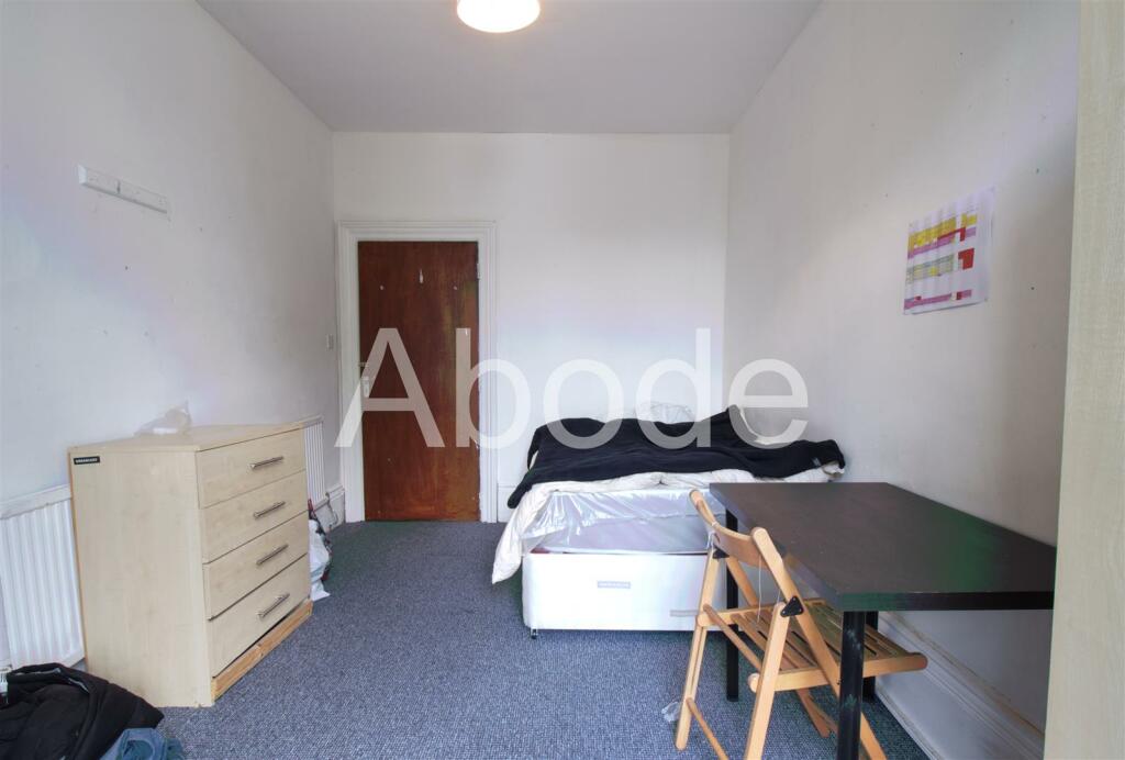 8 bedroom house for rent