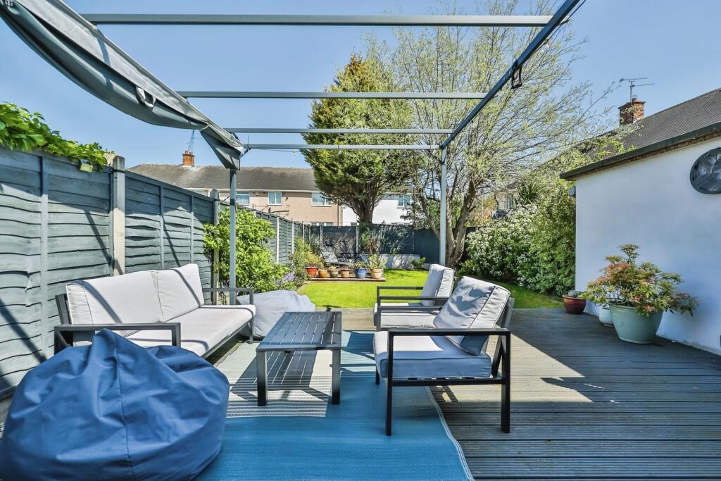 House in Nottingham, Clifton - View 4