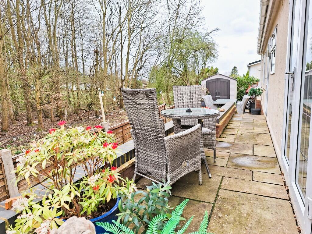 Woodside Lane, Hatfield, Hertfordshire, AL9 photo 5