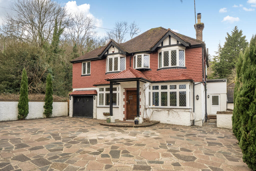 Main image of property: Whyteleafe Hill, Whyteleafe, CR3