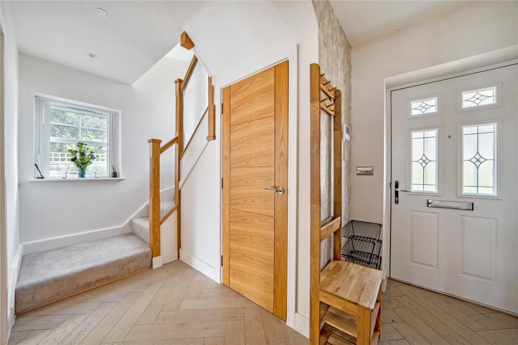 Simplemarsh Road, Addlestone, Surrey, KT15 photo 4