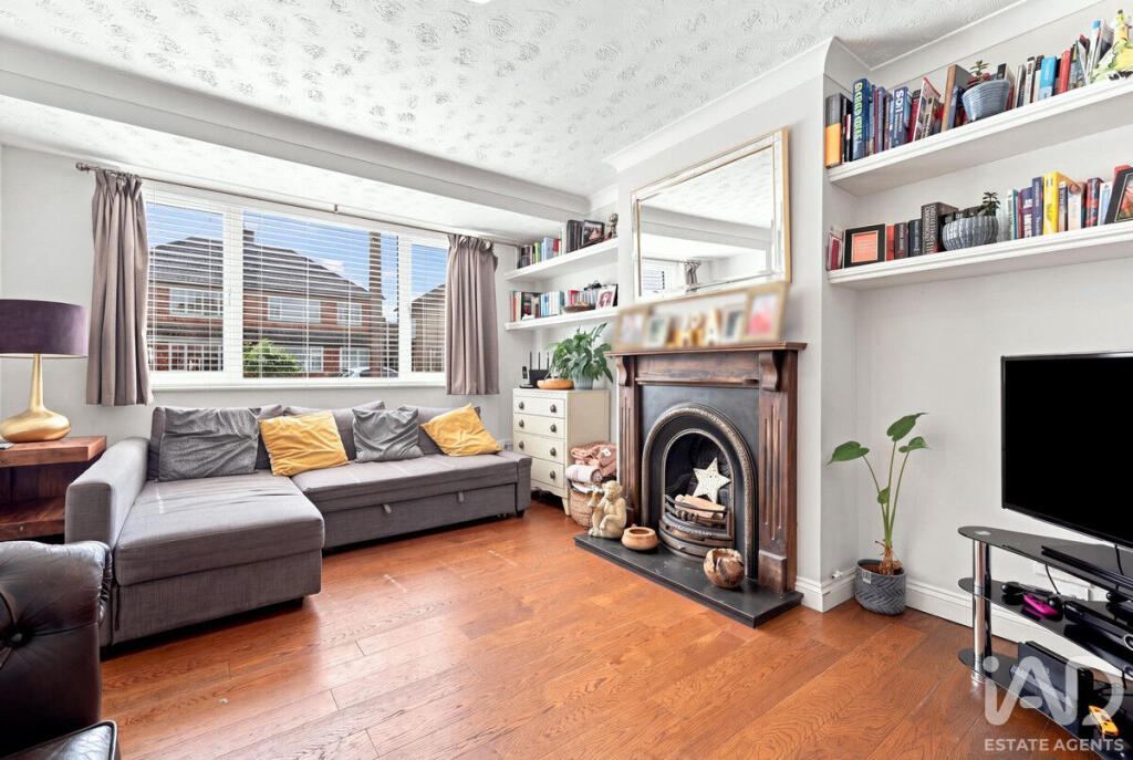 House in Bishop's Stortford, Hockerill - View 5