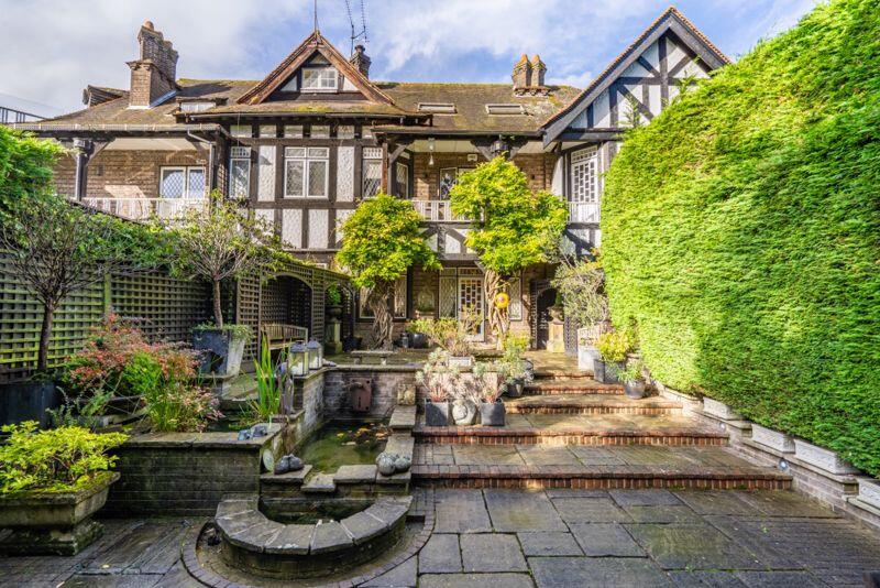 4-bed other on 2 Grange Lane, £1,345,000