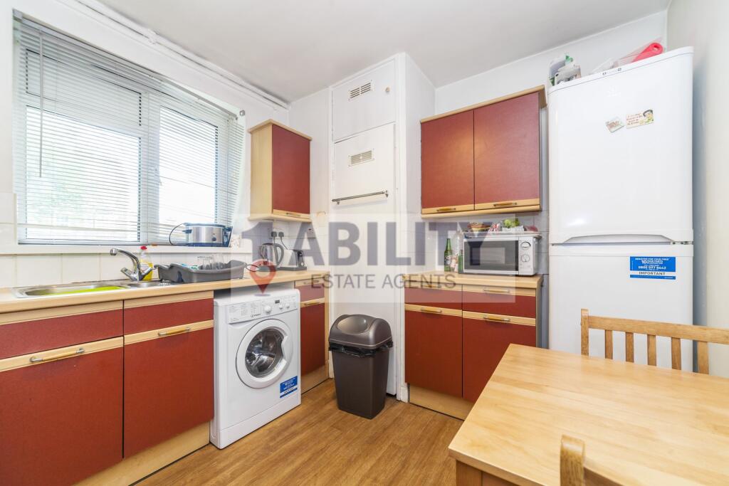 Main image of property: Lingfield House ( 3 Bed no living room)