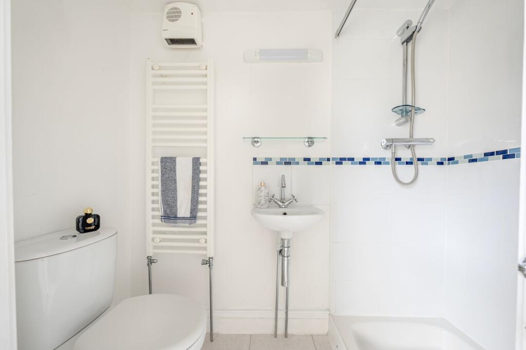 Leeds Road, Harrogate, HG2 - View 4