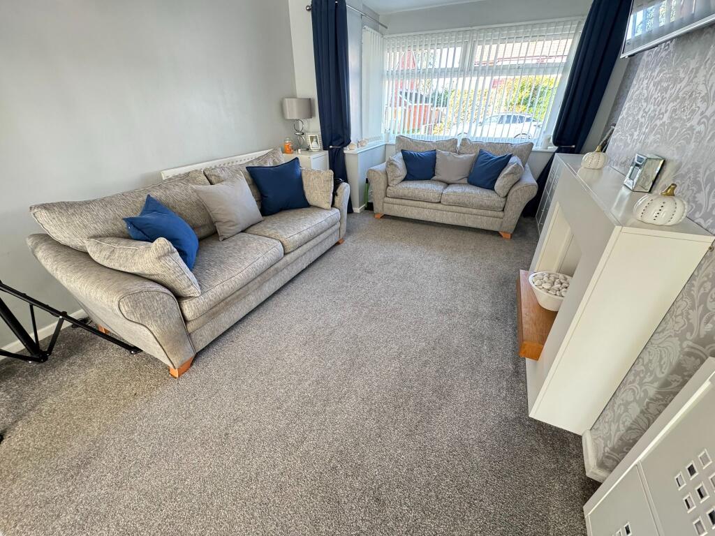 House in Walsall, West Midlands - More